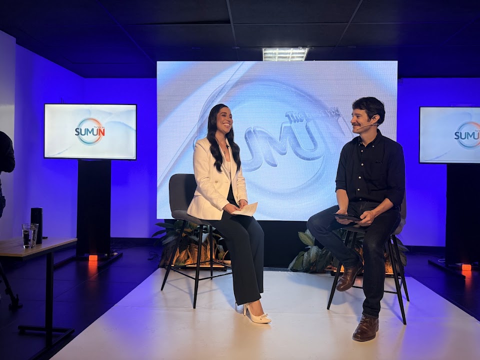 Entrevista y conversación en el entorno de Sumun.